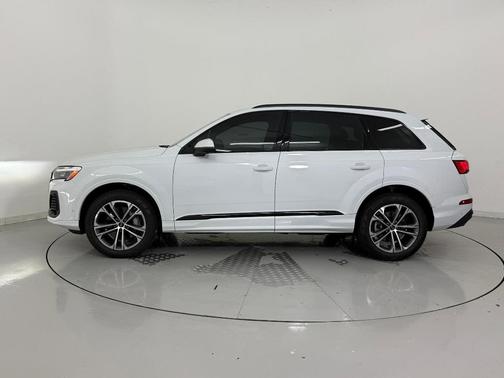2026 Audi Q7 45 Premium