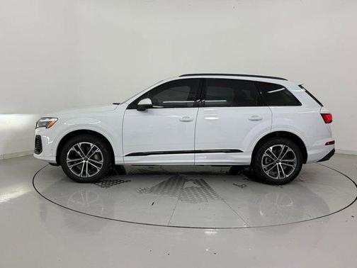 2026 Audi Q7 45 Premium