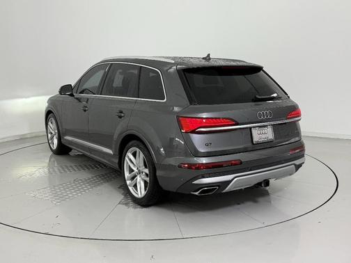 2025 Audi Q7 55 Premium Plus