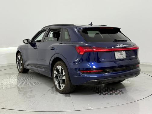 2021 Audi e-tron Premium