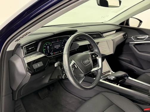 2021 Audi e-tron Premium