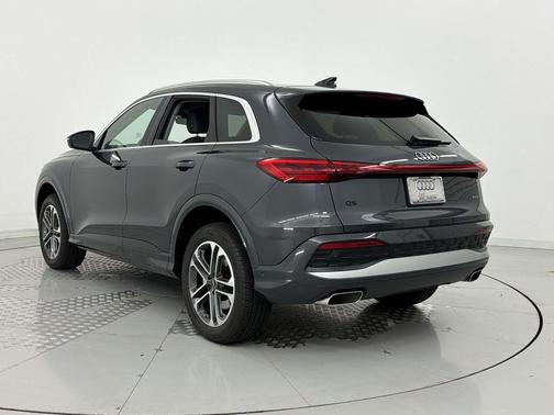 Tambora Gray Metallic 2025 Audi Q5 Premium TFSI quattro S tronic