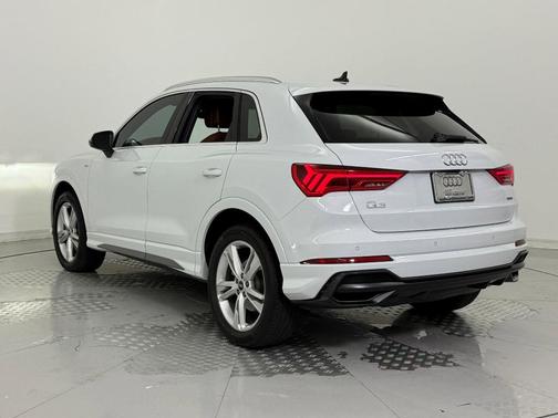 2022 Audi Q3 45 S line Premium Plus
