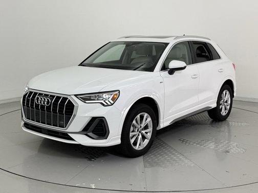 2024 Audi Q3 Premium 45 TFSI S line quattro Tiptronic