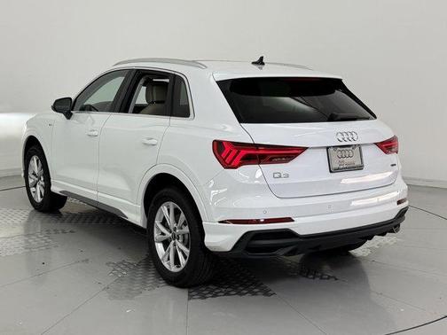 2024 Audi Q3 Premium 45 TFSI S line quattro Tiptronic
