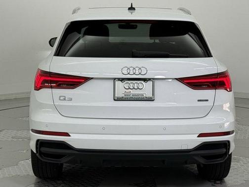 2024 Audi Q3 Premium 45 TFSI S line quattro Tiptronic