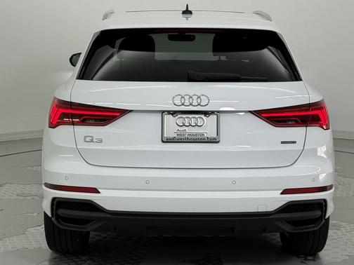 2024 Audi Q3 Premium 45 TFSI S line quattro Tiptronic