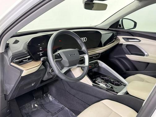 Mythos Black Metallic 2025 Audi Q5 Premium TFSI quattro S tronic