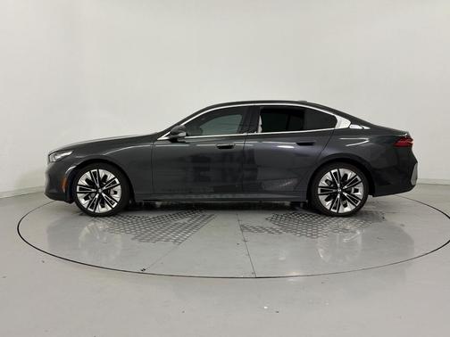 Dark Graphite Metallic 2024 BMW 530 530i