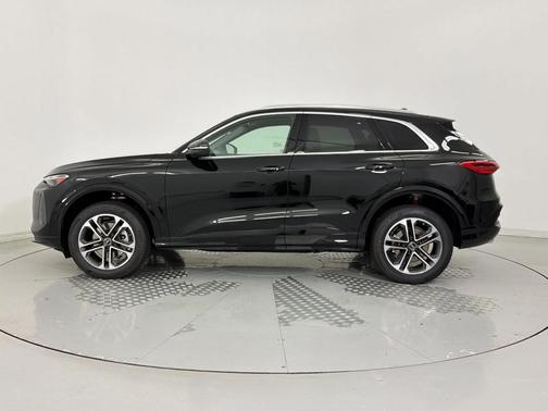 0E0E 2026 Audi Q5 Premium TFSI quattro S tronic
