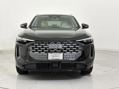 0E0E 2026 Audi Q5 Premium TFSI quattro S tronic