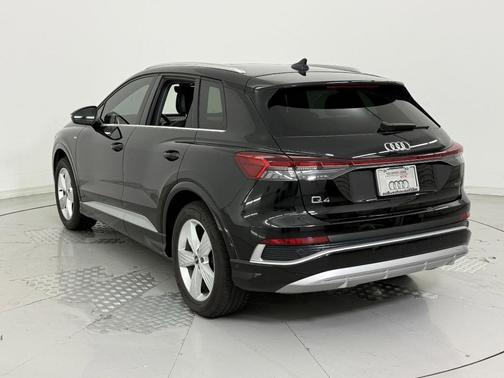 2024 Audi Q4 e-tron Premium Plus 55 quattro