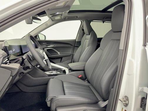 Glacier White Metallic 2026 Audi Q5 Premium Plus TFSI quattro S tronic