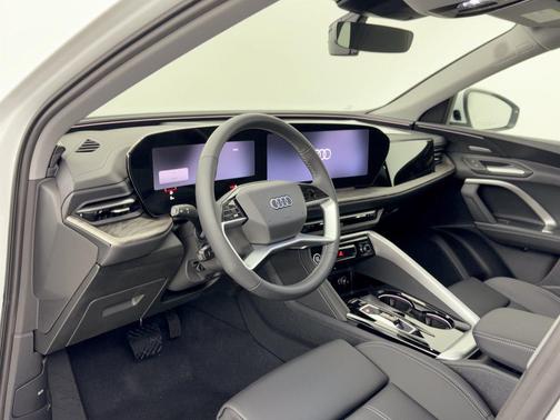 Glacier White Metallic 2026 Audi Q5 Premium Plus TFSI quattro S tronic