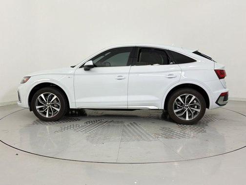 Glacier White Metallic 2023 Audi Q5 45 S line Premium Plus