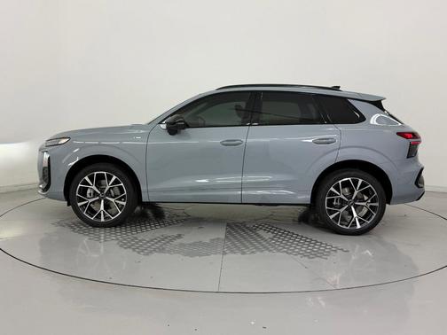 2026 Audi Q3 S line