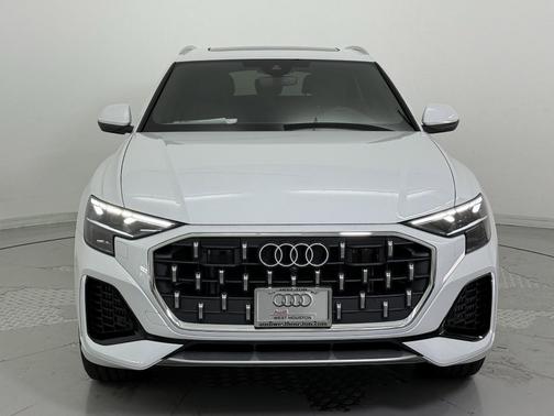 2025 Audi Q8 55 Premium