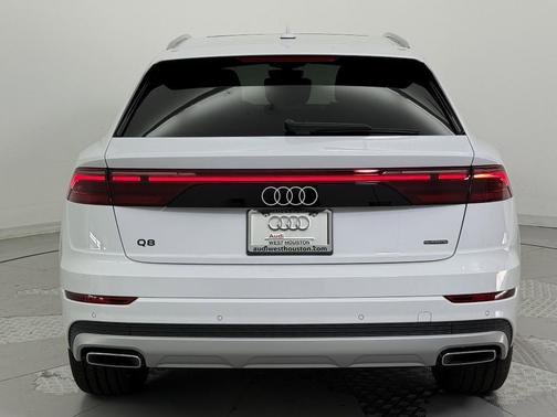 2025 Audi Q8 55 Premium