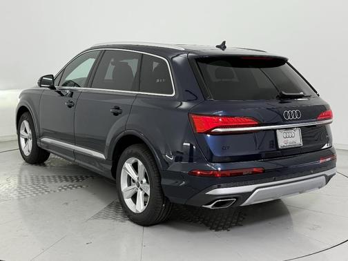 2025 Audi Q7 55 Premium