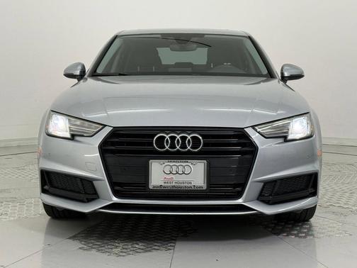 2019 Audi A4 40 Titanium Premium