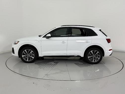 2024 Audi Q5 45 S line Premium
