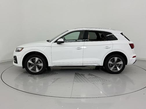 2022 Audi Q5 40 Premium Plus