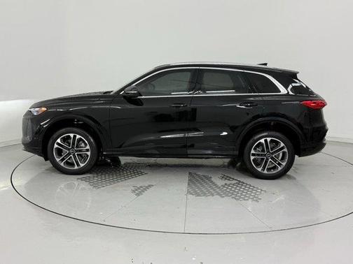 2025 Audi Q5 Premium