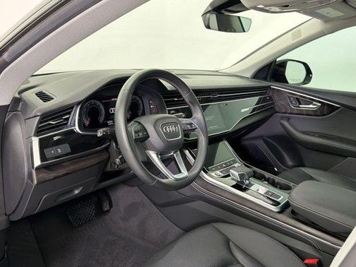 Mythos Black Metallic 2023 Audi Q8 55 Premium Plus