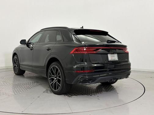 Mythos Black Metallic 2023 Audi Q8 55 Premium Plus