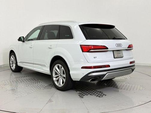 White 2025 Audi Q7 55 Premium Plus