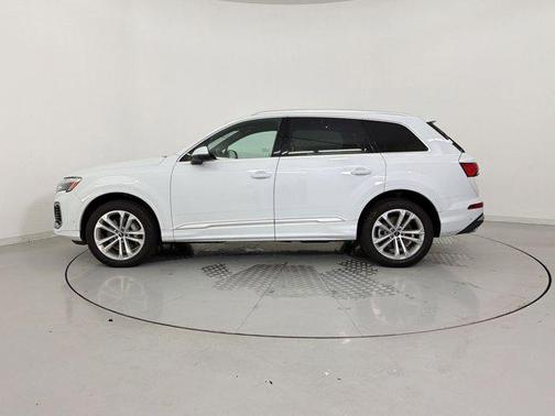 White 2025 Audi Q7 55 Premium Plus