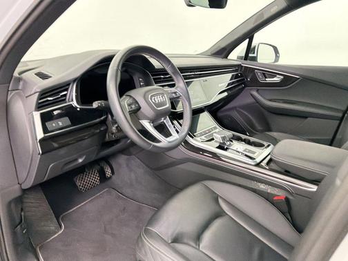 White 2025 Audi Q7 55 Premium Plus