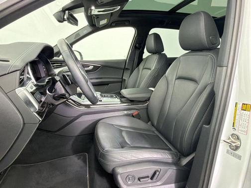 White 2025 Audi Q7 55 Premium Plus