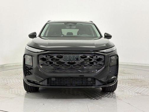 Mythos Black Metallic 2026 Audi Q3 TFSI quattro S tronic