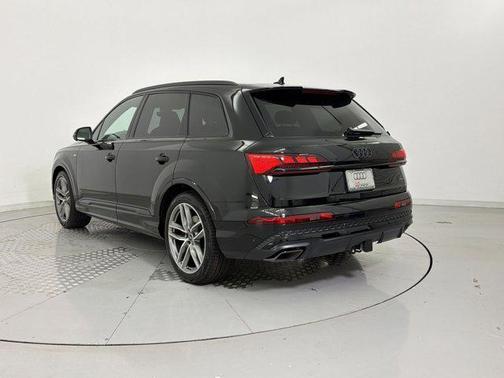0E0E 2026 Audi Q7 55 Prestige