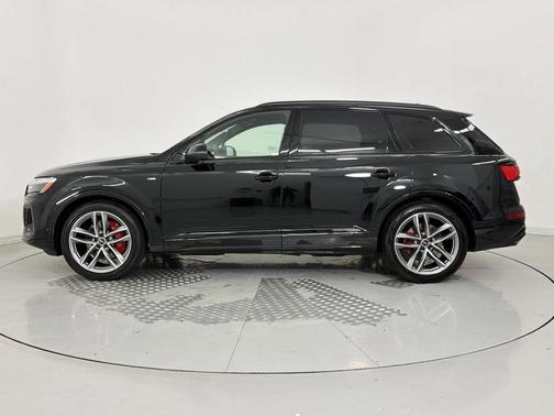 Mythos Black Metallic 2026 Audi Q7 55 Prestige