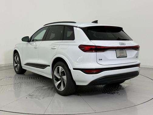 2025 Audi Q6 e-tron Premium Plus quattro