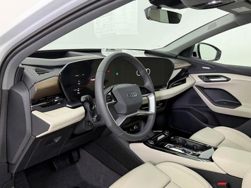 2025 Audi Q6 e-tron Premium Plus quattro