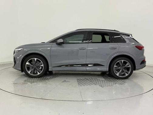 2024 Audi Q4 e-tron Premium Plus 55 quattro