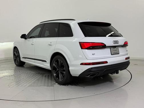 2026 Audi Q7 55 Premium Plus