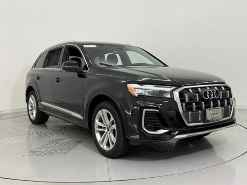 2025 Audi Q7 55 Premium Plus