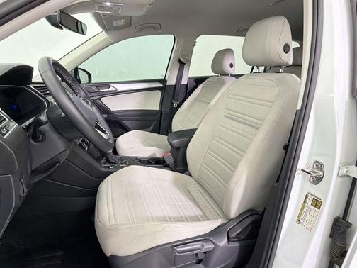 Pure White 2024 Volkswagen Tiguan 2.0T S