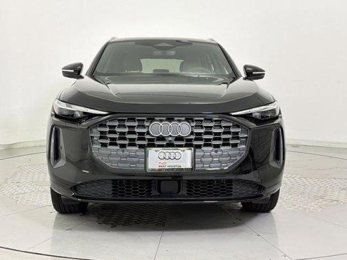 Mythos Black Metallic 2025 Audi Q5 Premium TFSI quattro S tronic
