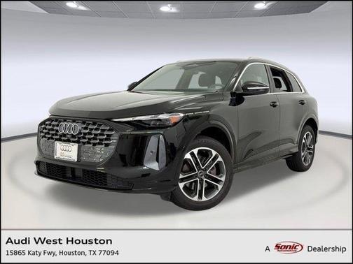 Mythos Black Metallic 2025 Audi Q5 Premium TFSI quattro S tronic