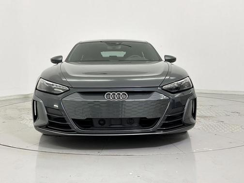 Daytona Gray Pearl Effect 2023 Audi e-tron GT Premium Plus quattro