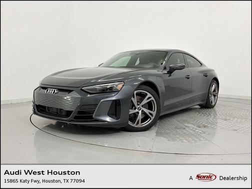 Daytona Gray Pearl Effect 2023 Audi e-tron GT Premium Plus quattro