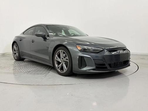 Daytona Gray Pearl Effect 2023 Audi e-tron GT Premium Plus quattro