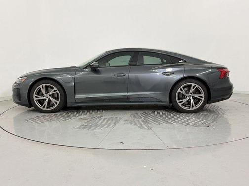Daytona Gray Pearl Effect 2023 Audi e-tron GT Premium Plus quattro