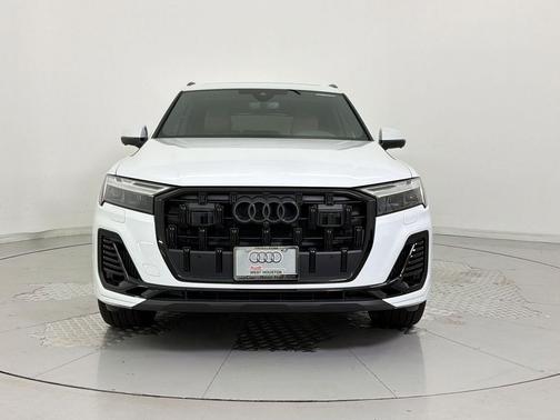 Glacier White Metallic 2026 Audi Q7 55 Premium Plus