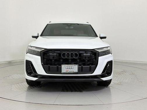 Glacier White Metallic 2026 Audi Q7 55 Premium Plus